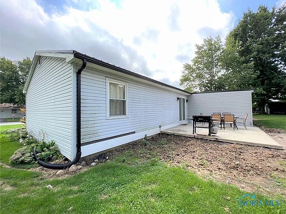 3rd image of 1010 Ross Dr