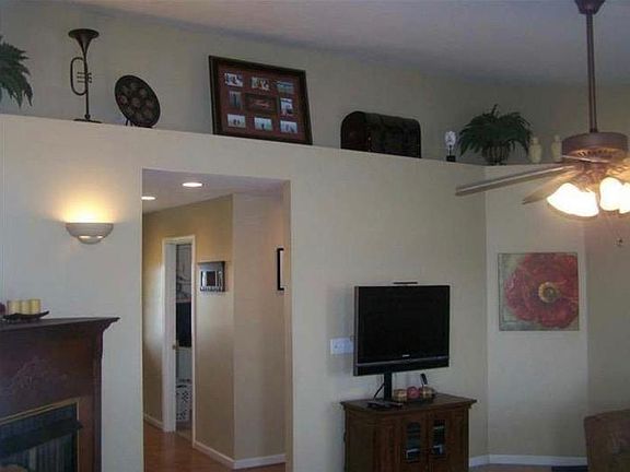 2nd image of 132 Leann Ln