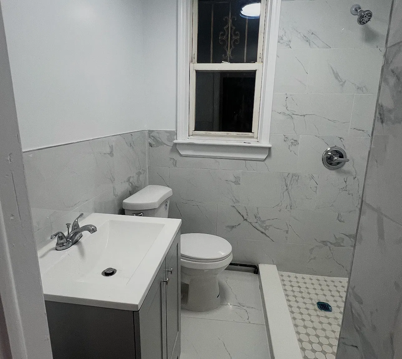 4 bed, $2,350 — Photo 4
