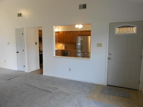 4th image of 3420 Kenesaw Dr
