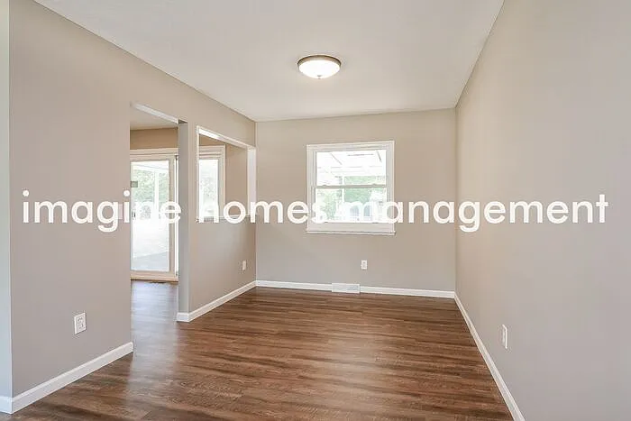 7881 Driftwood Dr — Photo 5