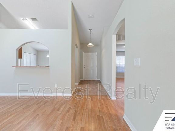 5th image of 134 Birchwood Dr