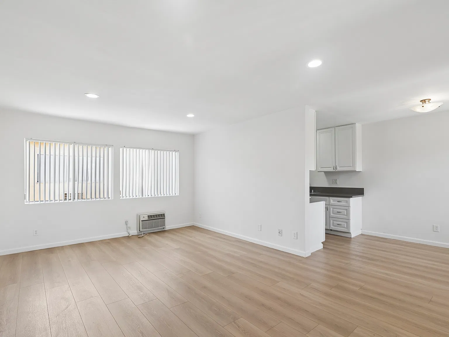 Lindley Garden Apartments — Photo 4