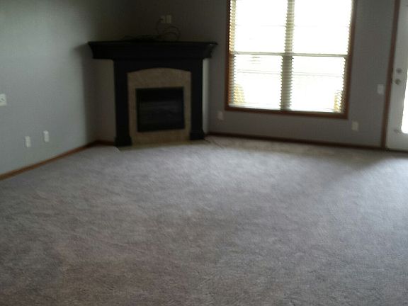 5th image of 2702 NE Oak Dr Unit 4