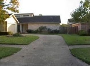 2911 Arrowhead Dr, Sugar Land, TX 77479