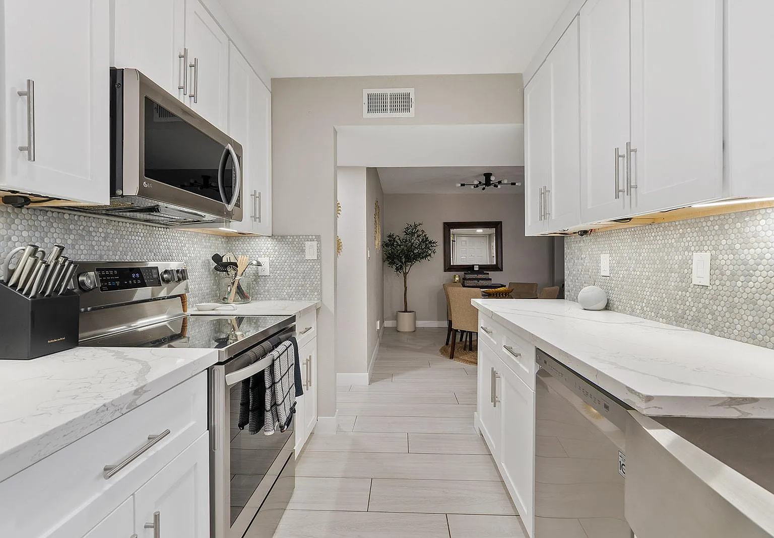 2 bed, 1192 sqft, $3,000 — Photo 1