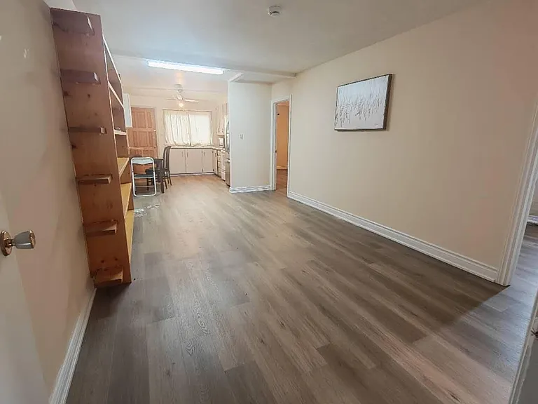 364 Wilson Rd S #2 — Photo 4