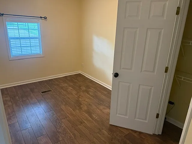1751 Knights Dr — Photo 3