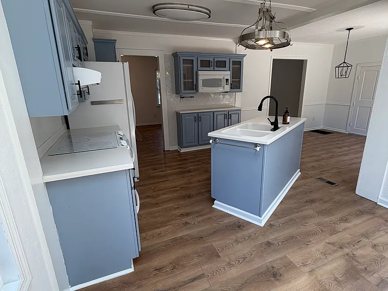 337 E Millbrook Rd — Photo 24