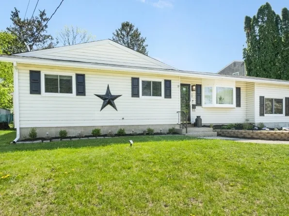 29 Dogwood Dr, Newton Town, NJ 07860