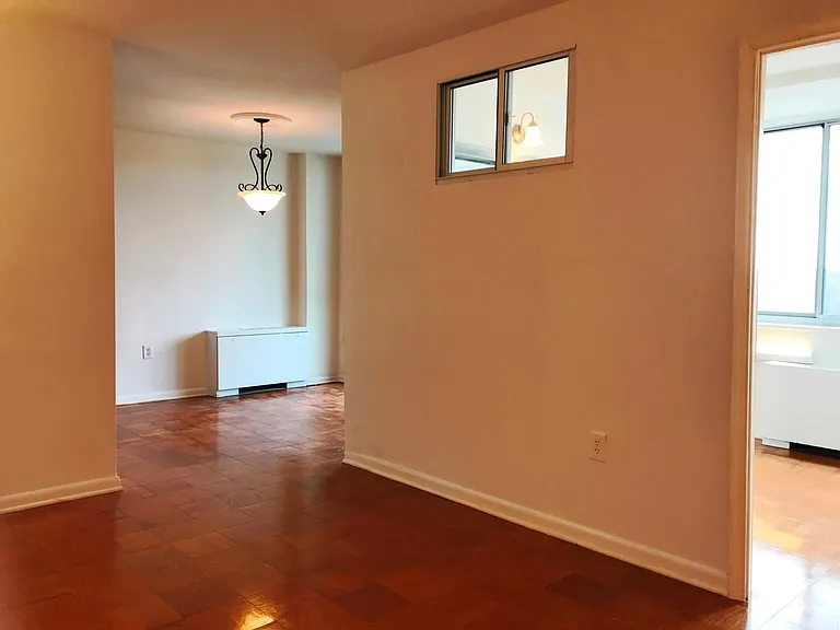 10401 Grosvenor Pl #1427 — Photo 5