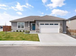 6027 W 38th Ave, Kennewick, WA 99338