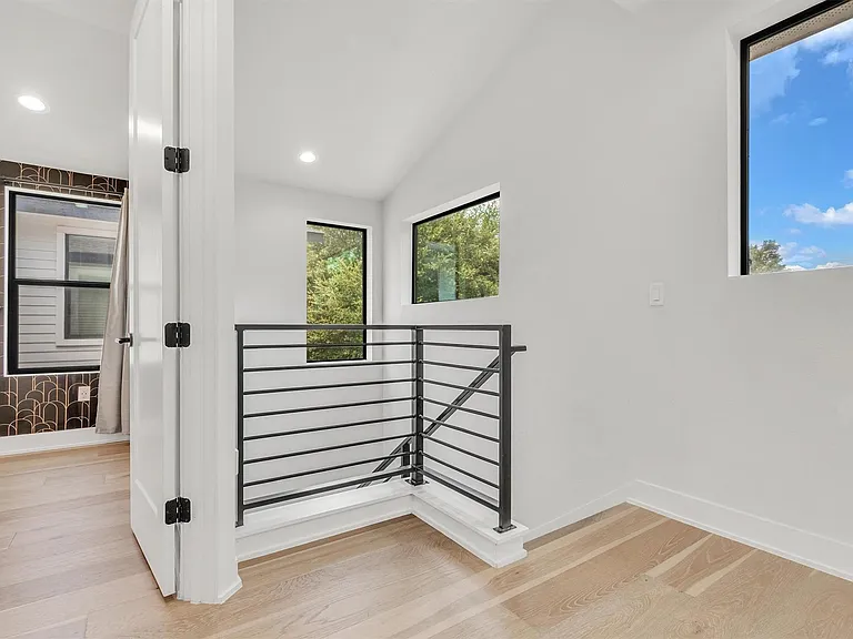 408 W Odell St #2 — Photo 14