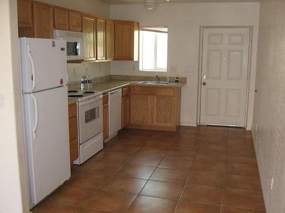 3rd image of 2705 E Wood St Unit 2