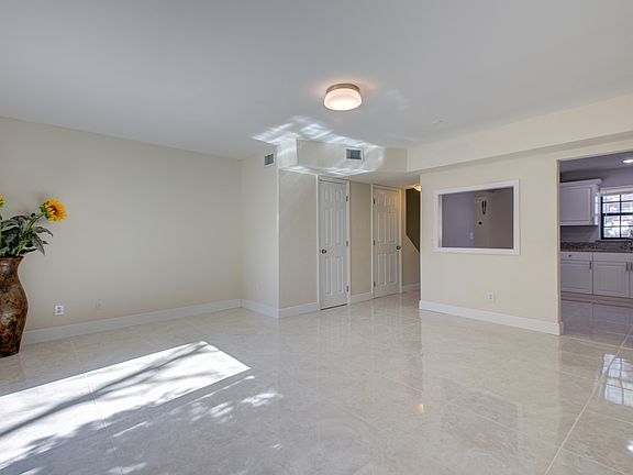 5th image of 118 Mitchell Pl