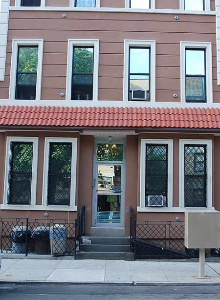 1st image of 215 Maujer St #1RL