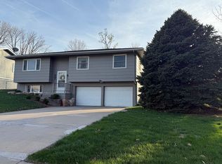 1524 S 161st St, Omaha, NE 68130
