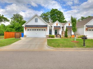 7707 S Redbud Ave, Broken Arrow, OK 74011
