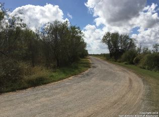 8135 E Fm 462, Bigfoot, TX 78005