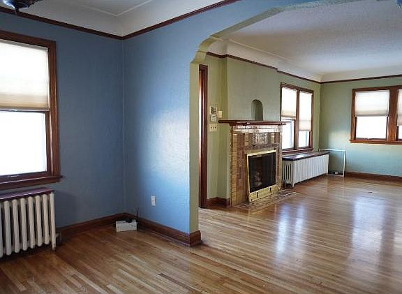 3rd image of 3327 Irving Ave N