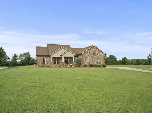 135 Wind Wood Dr, Portland, TN 37148