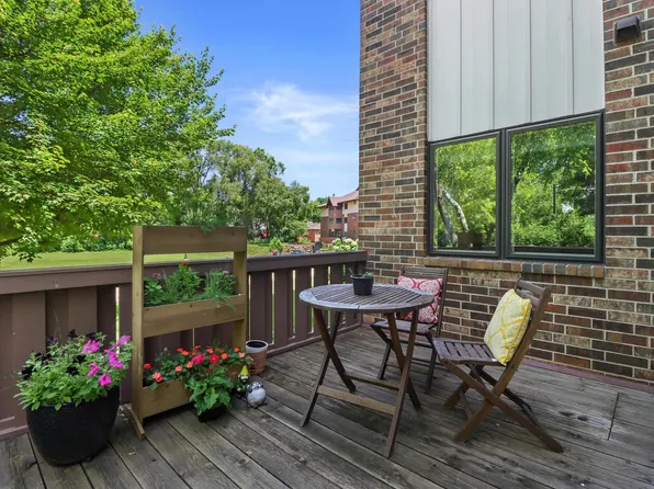 17 Maple Wood Ln Unit 101, Madison, WI 53704