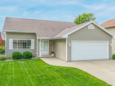 2631 Grassy Ln, Neenah, WI, 54956