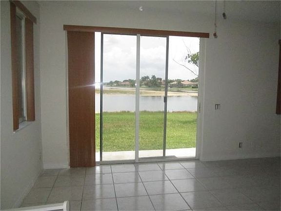 4th image of 1545 Salerno Cir