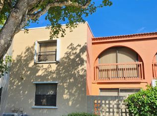 10239 NW 9th Street Cir APT 209, Miami, FL 33172