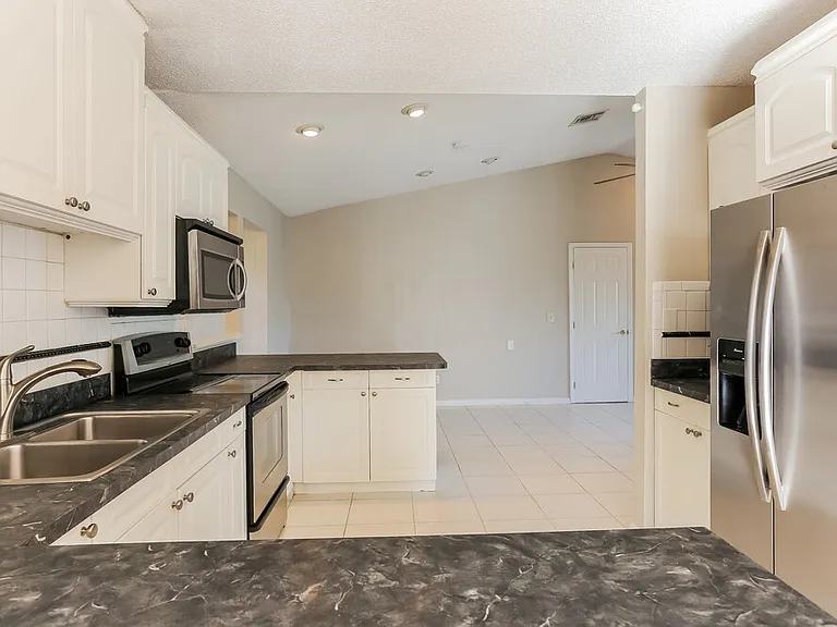 3731 NW 114th Ave — Photo 9