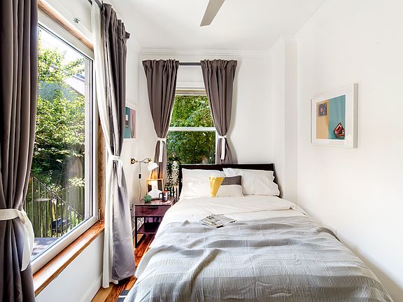 4th image of 155 Bedford Ave