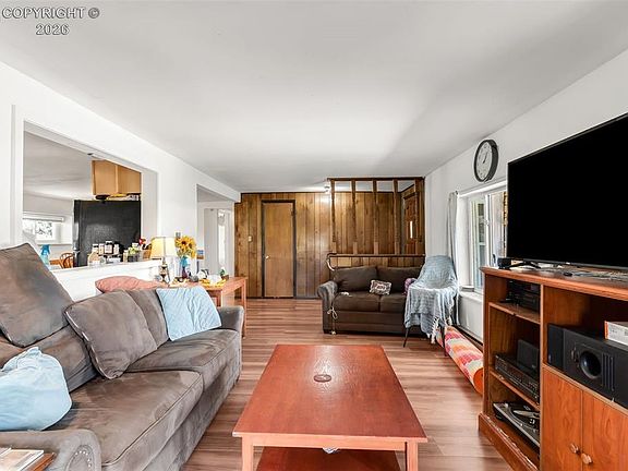 3rd image of 855 N Orchard Ave
