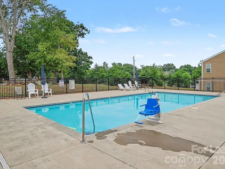 6411 Revolutionary Trl — Photo 12