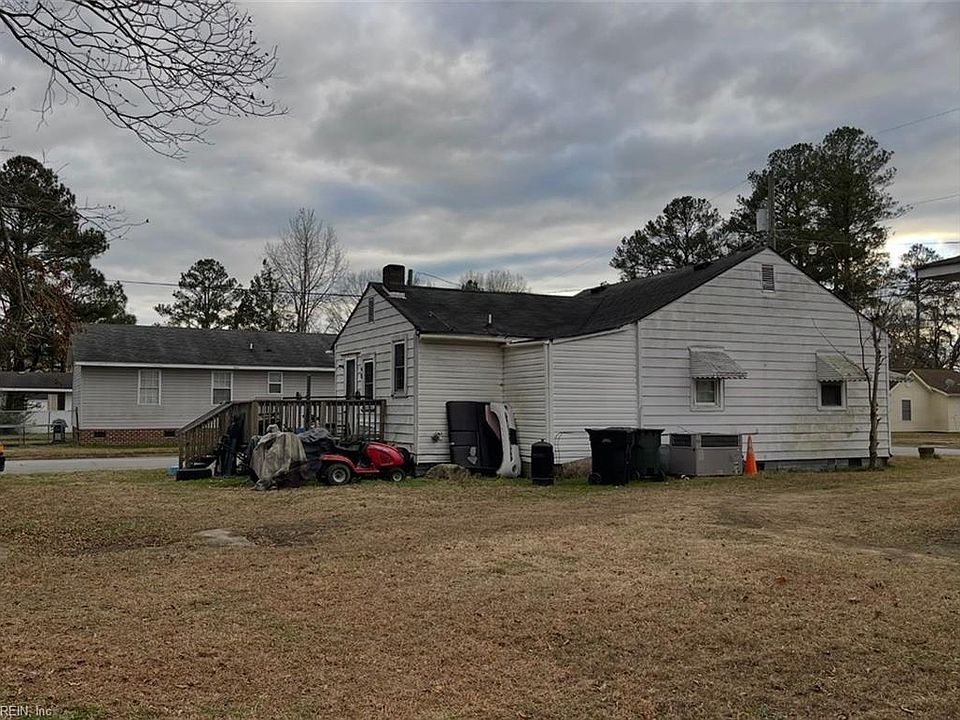 2nd image of 311 Hogart St