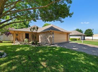 111 Sunglow Loop, Red Oak, TX 75154