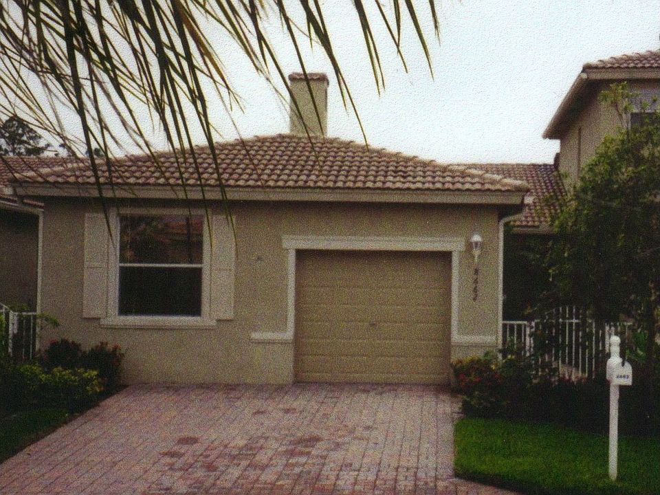 8662 Lineyard Cay