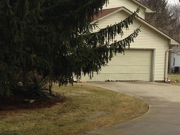 3rd image of 6996 Castlewood Dr S