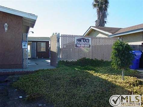 2nd image of 3741 Clavelita St