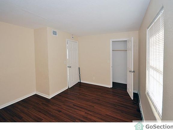 4th image of 2915 Avenue N