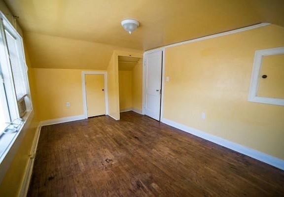 3rd image of 313 S Lowry St APT B