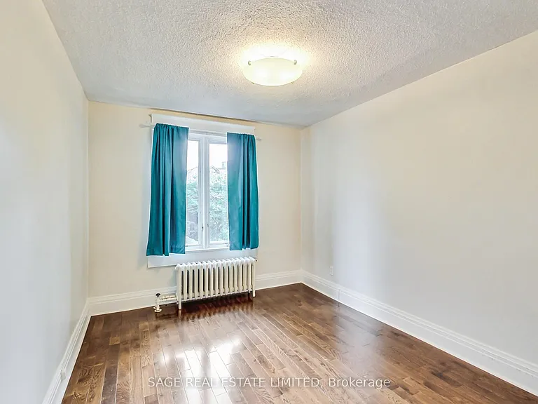 46 Alberta Ave — Photo 17