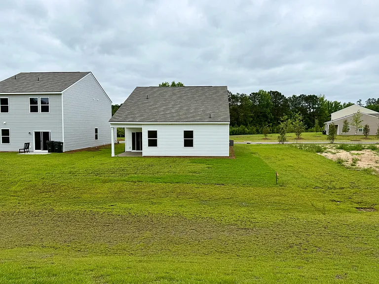 Carriage Wood Cir — Photo 15