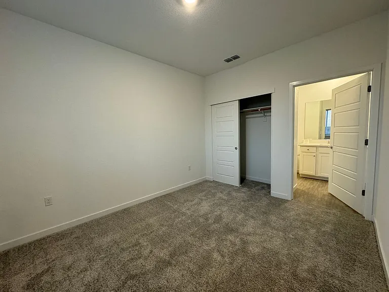 243 Dock Cir — Photo 15