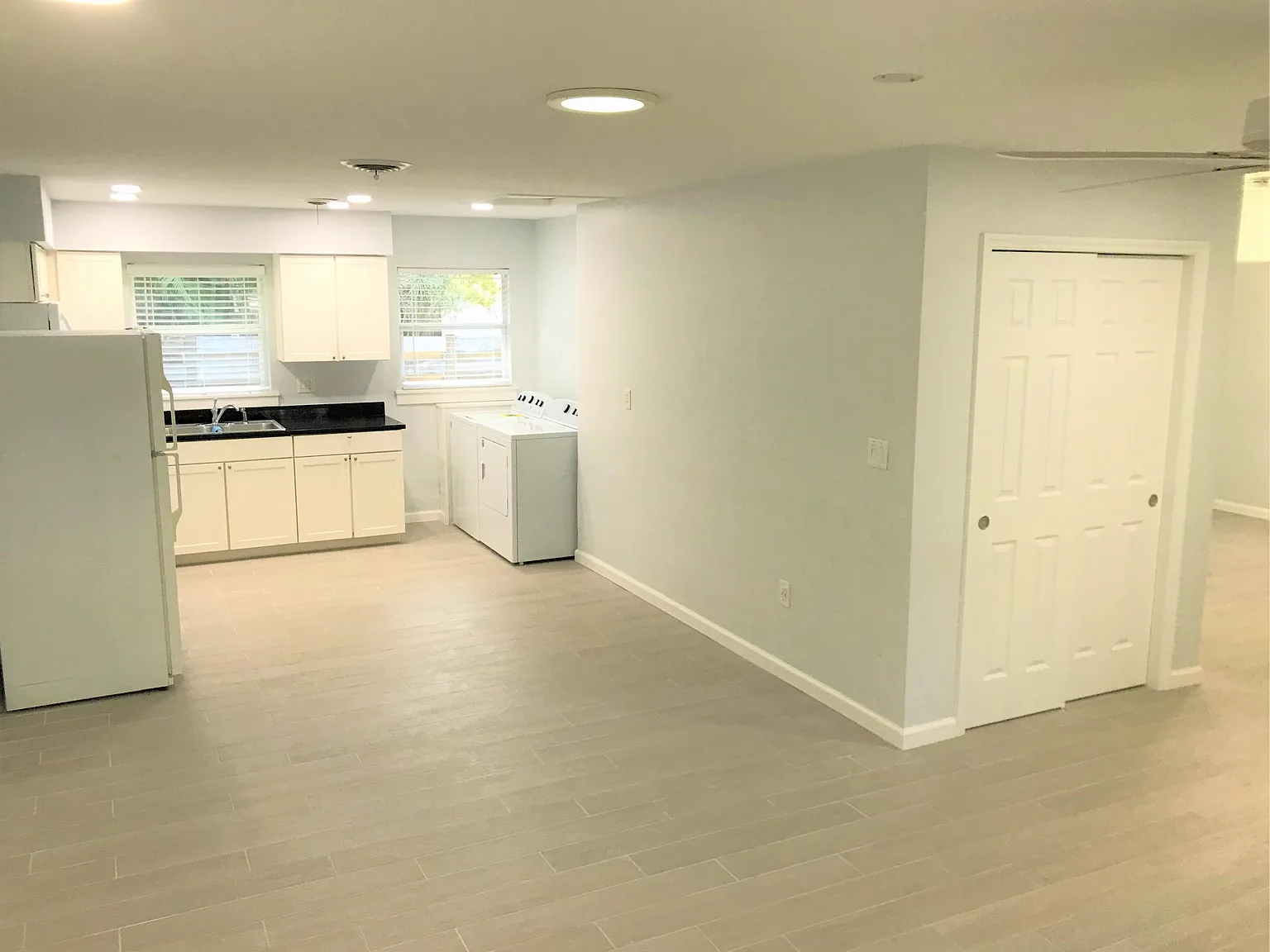 2 bed, 916 sqft, $2,000 — Photo 4