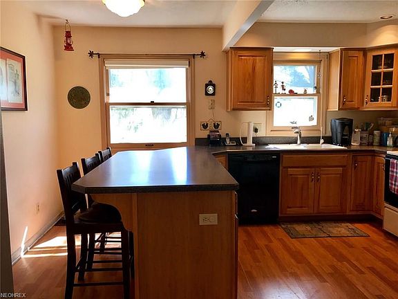 2nd image of 14819 Russell Ln