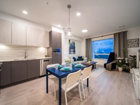 2499 Rabbit Dr #404, Tsawwassen, BC V4M 0G4