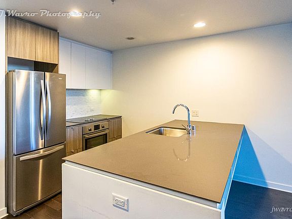 4th image of 45 Bartlett St Unit 307