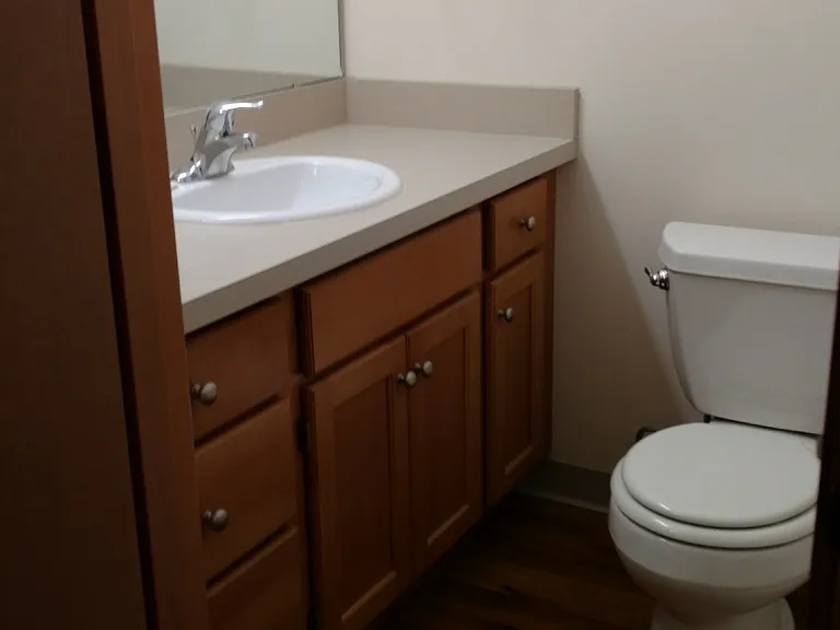 main bdrm half bath