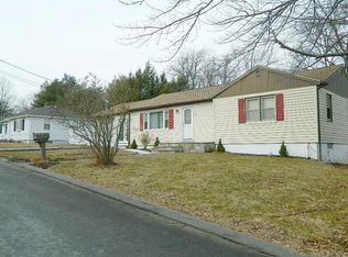 8 Paula Dr, Wolcott, CT 06716