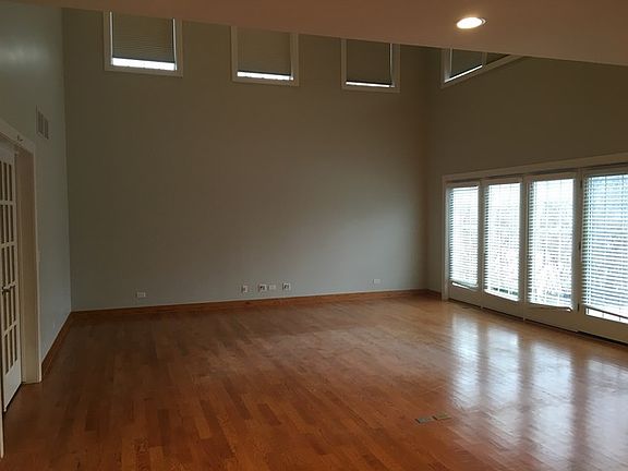 2nd image of 1679 Hertel Ln